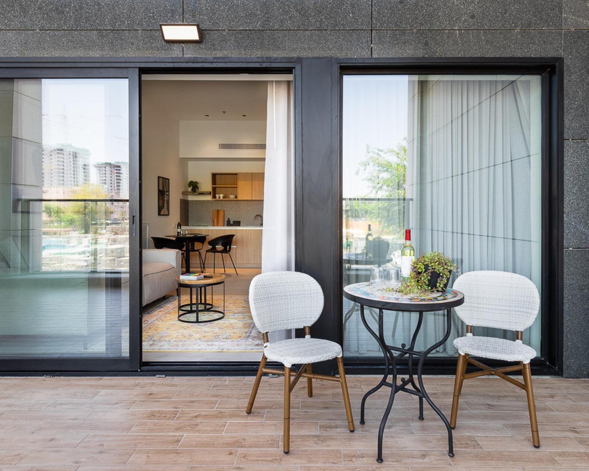 Tayo Studios & Apartments Bat Yam Bagian luar foto
